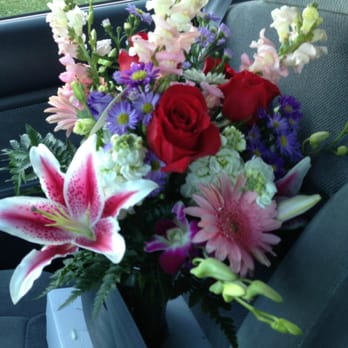 Nancy's Floral Design - Great bouquet in a water-filled vase. - Florists Near Me - San Diego, California