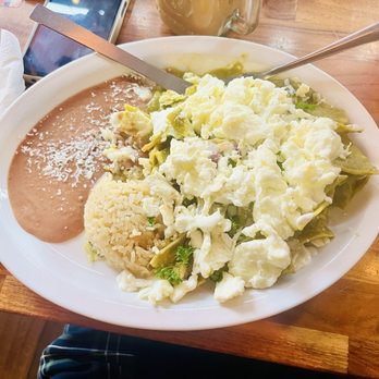 Cafe De Olla - Huevos divorciados/enchiladas - American Near Me - Burbank, California