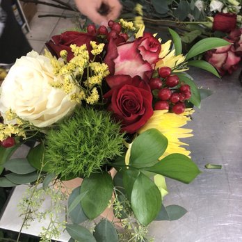 Andres Aguilar Designs - Florists Near Me - Miami, Florida Andres Aguilar Designs - Florists Near Me - Miami, Florida