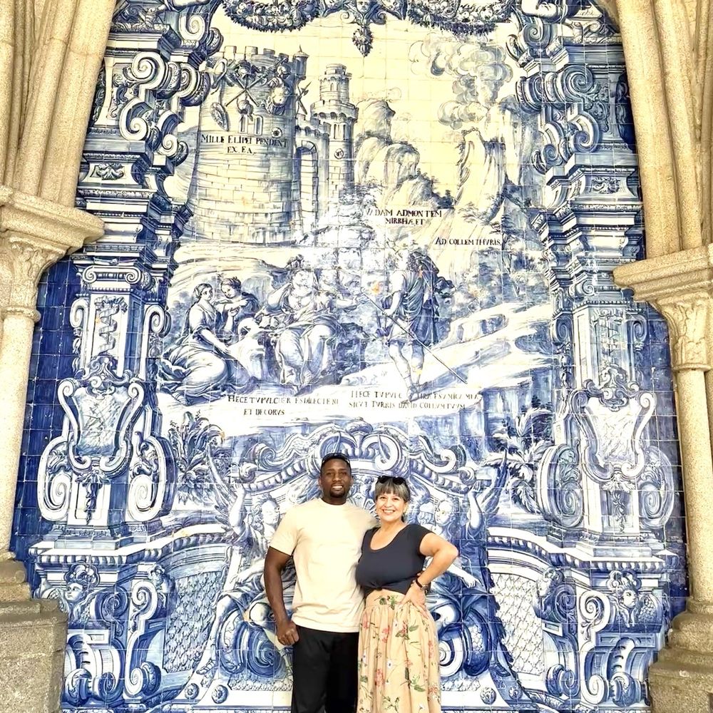 Sé do Porto - Striking a pose in front of the 18th-century blue & white azulejo tiles - Porto Cathedral (Se do Porto) in Porto, Portugal - 10/01/2025 - Churches Near Me - Porto, 13