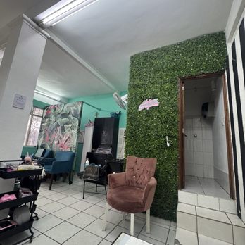 Toya's Salón - Hair Salons Near Me - Puerto Vallarta, JAL