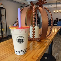 Tea Gather - Tasty, milky black tea with chewy bubbles.