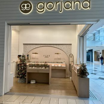 gorjana - The entrance at Valley Fair mall. - Jewelry Near Me - San Jose, California gorjana - The entrance at Valley Fair mall. - Jewelry Near Me - San Jose, California