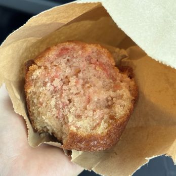 Station Mahalo - Framboise and yogurt muffin - Sandwiches Near Me - Montreal, Quebec Station Mahalo - Framboise and yogurt muffin - Sandwiches Near Me - Montreal, Quebec