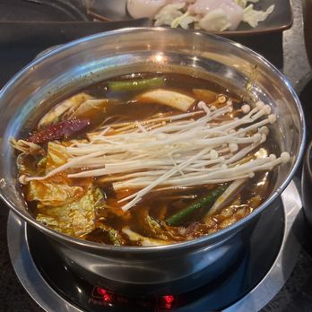 Hi Pot - Spicy Szechuan hot pot with Napa cabbage and enoki mushrooms and ramen noodles - Hot Pot Near Me - Pottstown, Pennsylvania Hi Pot - Spicy Szechuan hot pot with Napa cabbage and enoki mushrooms and ramen noodles - Hot Pot Near Me - Pottstown, Pennsylvania