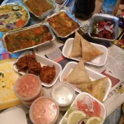 Taslima Bangladeshi Takeaway - Biryani, jalfrezi, bombay aloo, samosas, onion bahji, tandoori leg, poppadums & chutneys.