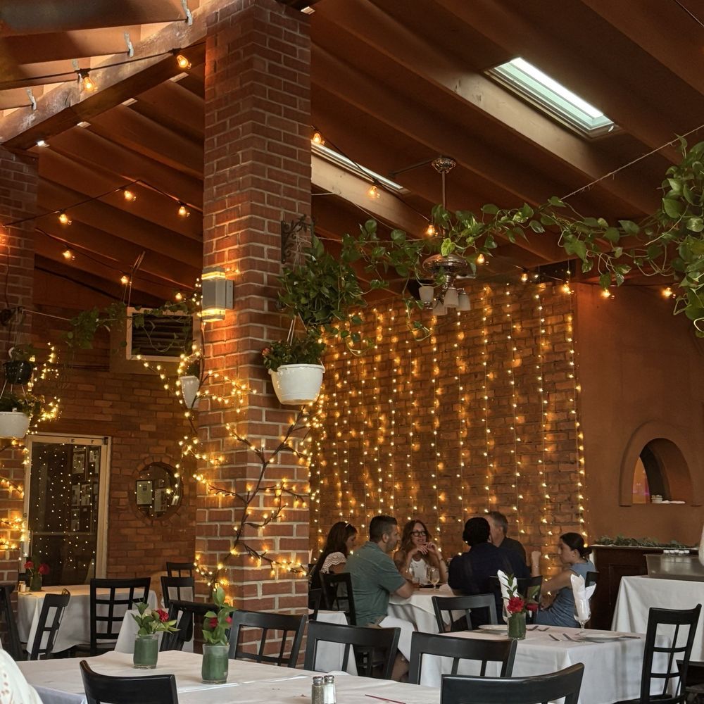 El Barzon - beautiful - Italian Near Me - Detroit, Michigan El Barzon - beautiful - Italian Near Me - Detroit, Michigan