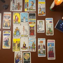 Laurie’s Tarot - 45 minute virtual reading