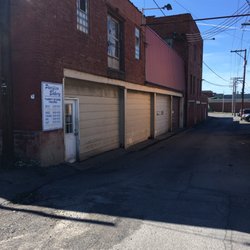 Pacifico Angelo & Sons Bakery - Entry door is in an alley
