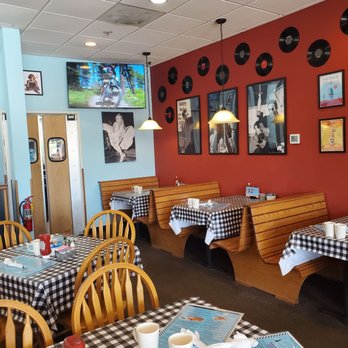 Bishops Diner - Decor - Breakfast & Brunch Near Me - O'Fallon, Missouri Bishops Diner - Decor - Breakfast & Brunch Near Me - O'Fallon, Missouri