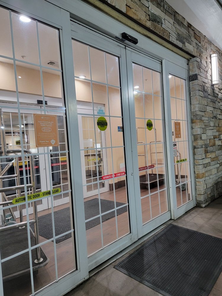 COMFORT INN & SUITES CEDAR HILL DUNCANVILLE Updated September 2024