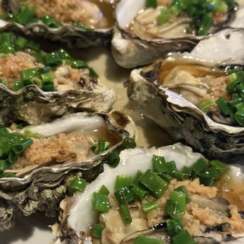 King Restaurant & Bar - Garlic steam oysters - Bars Near Me - Honolulu, Hawaii