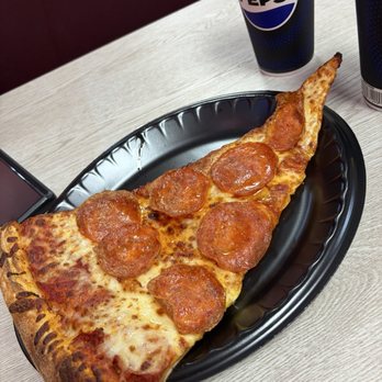 Papa's Pizza - Texas Size Giant Slice Pepperoni - Pizza Near Me - Galveston, Texas