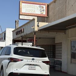 George's Pizza - Outside parking