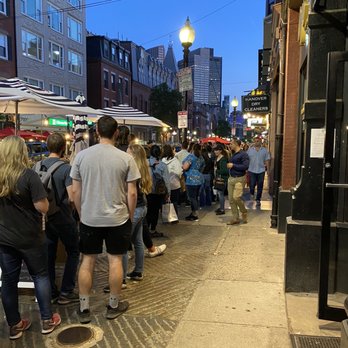 Mike's Pastry - Line out the door!! - Bakeries Near Me - Boston, Massachusetts