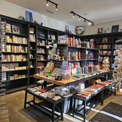 Mill Valley Depot Cafe And Bookstore - Love a bookstore that also has breakfast. Lol