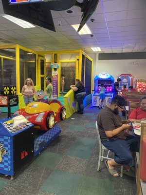 Chuck E. Cheese by null