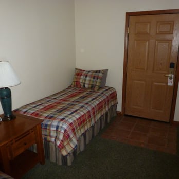 Robinhood Resort - Twin Bed - Big Bear Lake, CA