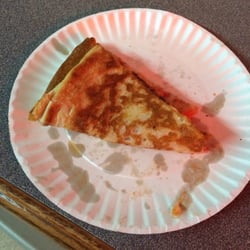 El Greco Pizza - Look at this crust... It just makes the Pizza so amazing...