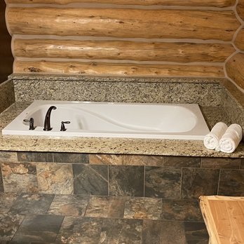 Kodiak Mountain Resort - Soaker tub - Resorts Near Me - Afton, Wyoming