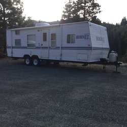 RV Here Yet Bc - Hornet sleeps 9 people