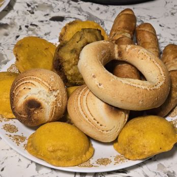 Columbus Bakery - Assorted bread and pastries - Bakeries Near Me - North York, Ontario Columbus Bakery - Assorted bread and pastries - Bakeries Near Me - North York, Ontario