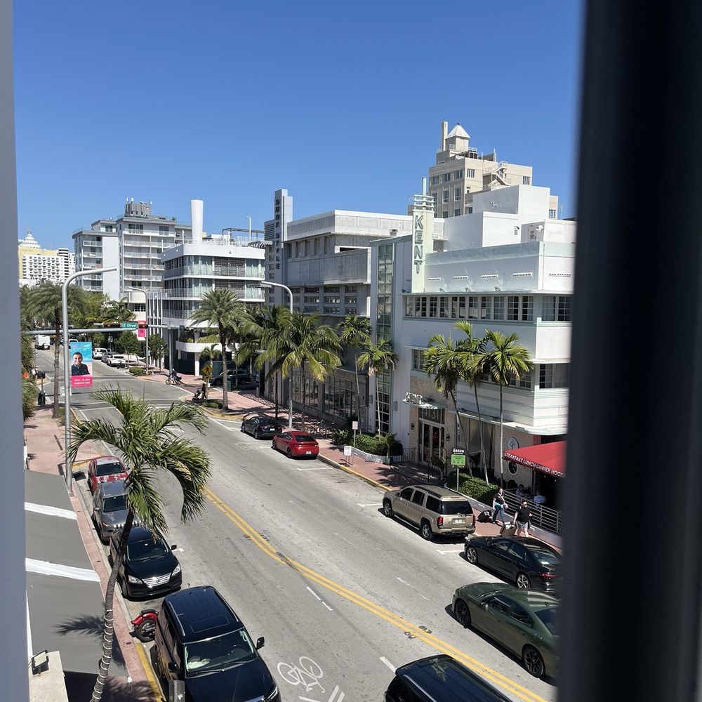 Viajero Hostels - A room with views, Collins Avenue - Hostels Near Me - Miami Beach, Florida Viajero Hostels - A room with views, Collins Avenue - Hostels Near Me - Miami Beach, Florida