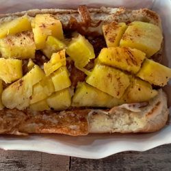 El Perron Hot Dogs - Hawaiian Hot Dog