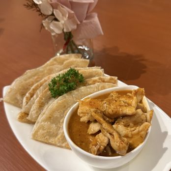 Yak Yai Thai Restaurant - Roti massanan sauce with chicken - Thai Near Me - Richmond, Virginia Yak Yai Thai Restaurant - Roti massanan sauce with chicken - Thai Near Me - Richmond, Virginia