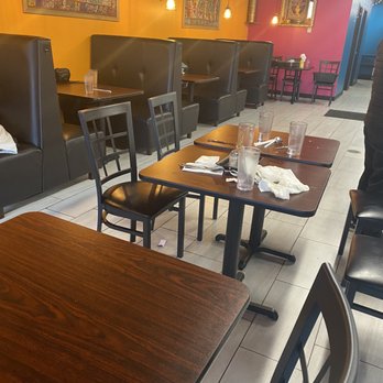Gulzar’s Indian Cusine - Dining area - Indian Near Me - Dayton, Ohio Gulzar’s Indian Cusine - Dining area - Indian Near Me - Dayton, Ohio