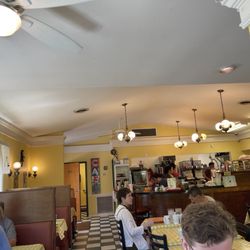 Valley Cafe - Indoor seating