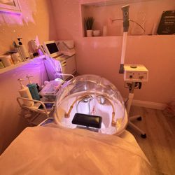 Facial Cafe Skin Care Salon - Head Spa room