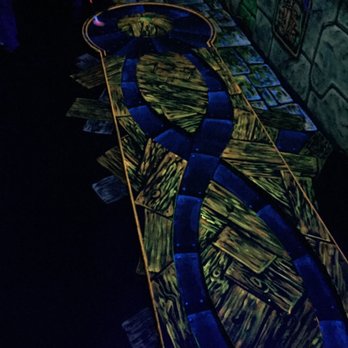 Glowing Rooms - Mini Golf Near Me - Cologne, NW