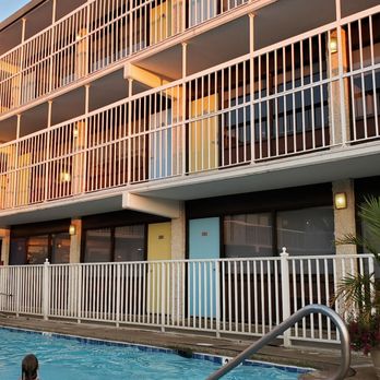 Beach House Dewey - Pool view - Hotels Near Me - Dewey Beach, Delaware