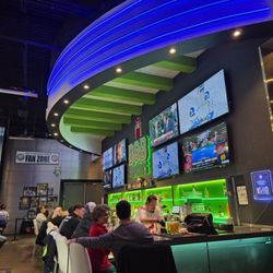 Dave & Buster's - Bar area