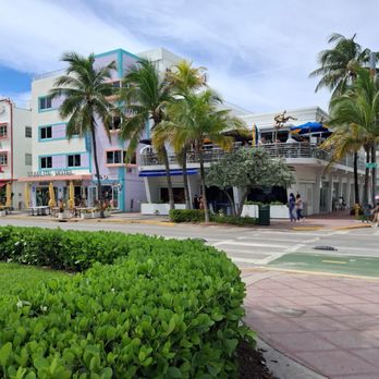 News Cafe - Ocean Dr - Breakfast & Brunch Near Me - Miami Beach, Florida News Cafe - Ocean Dr - Breakfast & Brunch Near Me - Miami Beach, Florida