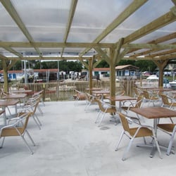 La Cabane du Pêcheur No12 - La Cabane du Pêcheur, un côté vente directe de poissons frais péchés, l'autre côté dégustation poissons frais : 05.57.70.26.03.