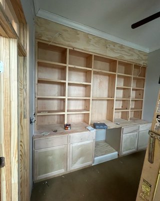 Platinum Roofing & Construction Logo