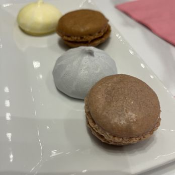 Le Macaron French Pastries - Yummy macarons & meringues - Coffee & Tea Near Me - Tucson, Arizona
