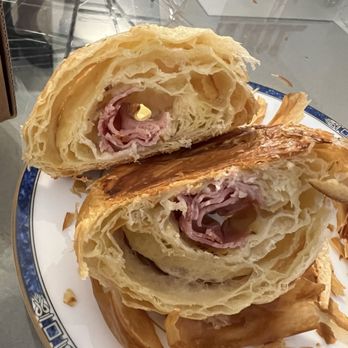 Lune Cbd - Inside of a ham and Gruyère croissant - Coffee & Tea Near Me - Melbourne, VIC Lune Cbd - Inside of a ham and Gruyère croissant - Coffee & Tea Near Me - Melbourne, VIC