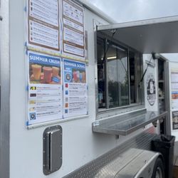 Roseville Farmers Market - Drink stand May 2024