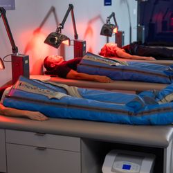 Upgrade Labs - BIG SQUEEZE™
High-tech full body massage that detoxifies, removes excess water, slims, expels toxins, and boosts immunity quickly.
