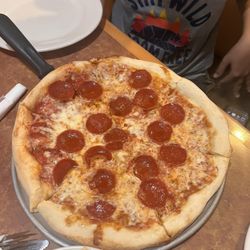 Pizza Bono - Personal pepperoni pizza