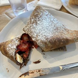 Crepe with strawberries and Bananas!!!
