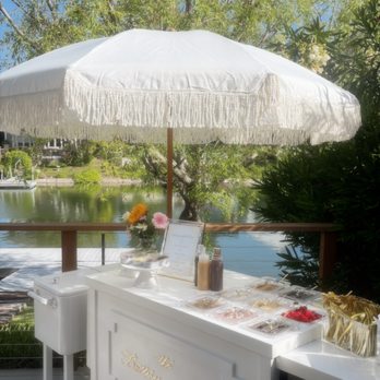 Minns - The Buttercream Bar Cart Set Up - Desserts Near Me Minns - The Buttercream Bar Cart Set Up - Desserts Near Me