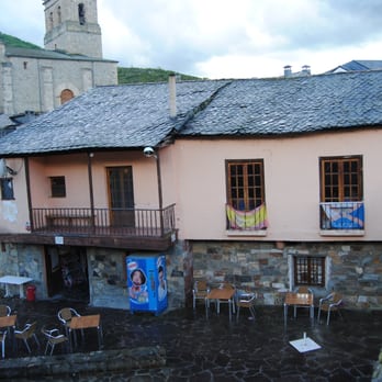 Mesón Puente Romano - Restaurants Near Me - Molinaseca, LE
