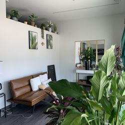 Honey Bee Well Spa - The Honey Lounge! A safe place to BEE!!!
