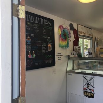 Mad Hatter's Ice Cream - Ice Cream & Frozen Yogurt Near Me - Anacortes, Washington