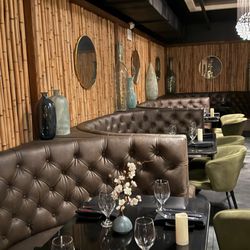 Upstairs banquettes