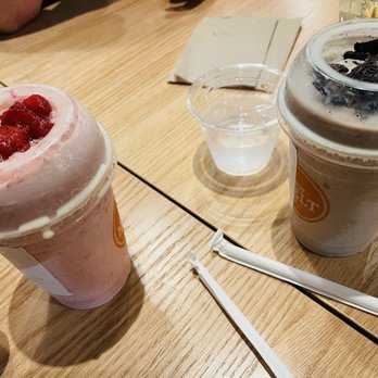 The Melt - Strawberry shake and cookies n cream shake - both okay - Comfort Food Near Me - Monterey Park, California The Melt - Strawberry shake and cookies n cream shake - both okay - Comfort Food Near Me - Monterey Park, California